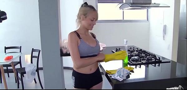  OPERACION LIMPIEZA - Colombian chick cleans up house and gets banged deep
